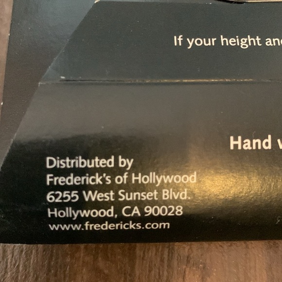 SENSUOUS FREDERICKS OF HOLLYWOOD Legware: black stockings w/crisscross & bow. - Picture 9 of 11